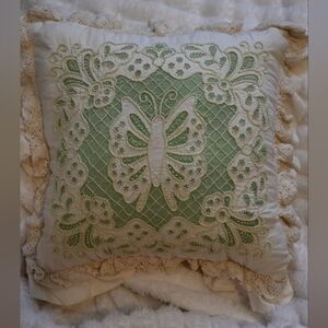 VTG Embroidered Charmin Butterfly Green Chain Stitching Ann Benson Pillow 14x14